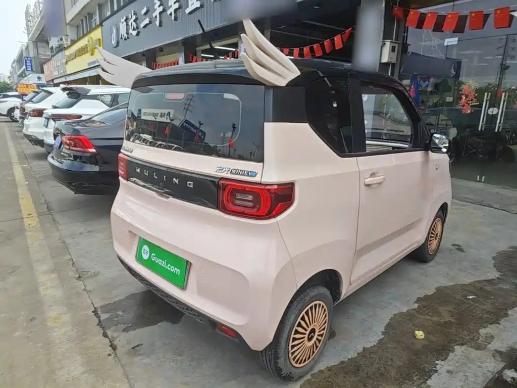 Wuling MINIEV — миниатюра 5