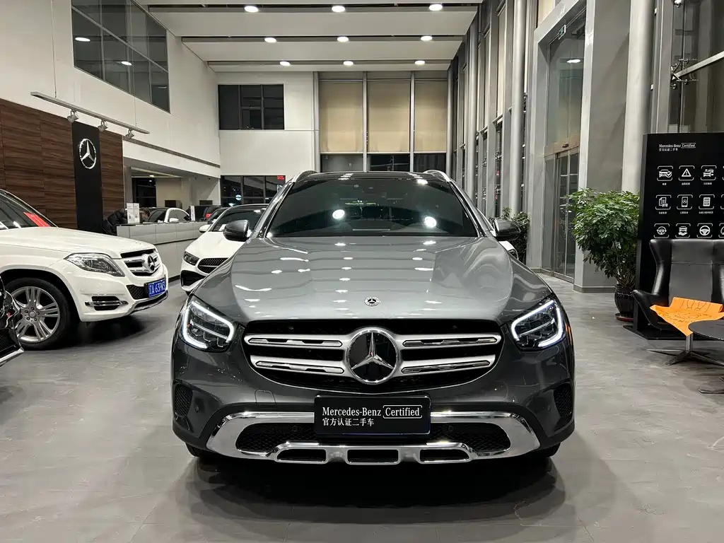 MERCEDES-BENZ GLC