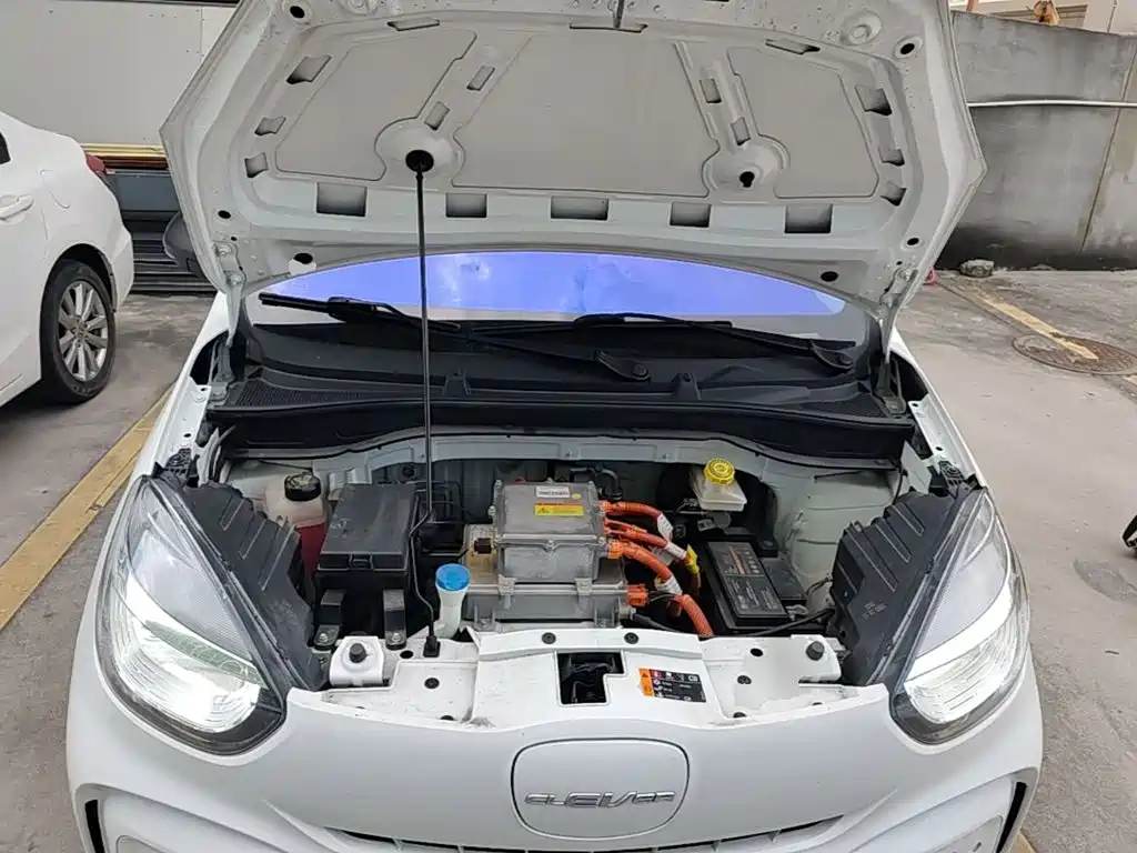 Roewe Clever — миниатюра 20