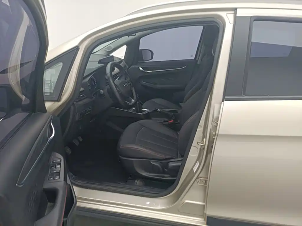 Geely Vision X3 — миниатюра 11