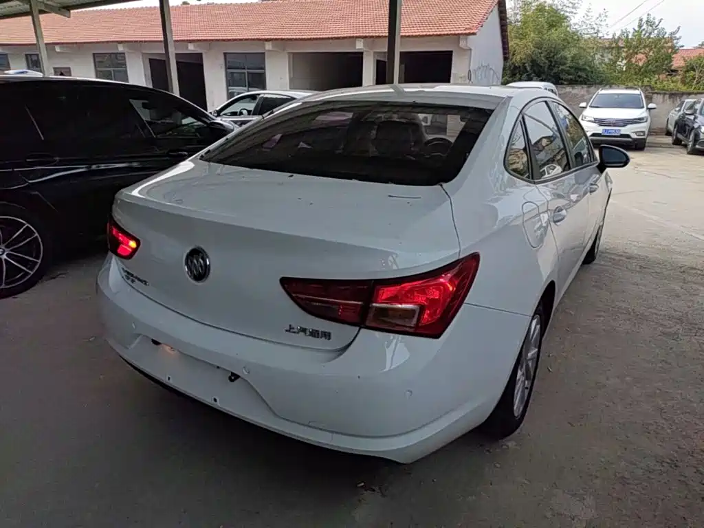 Buick Verano — миниатюра 7