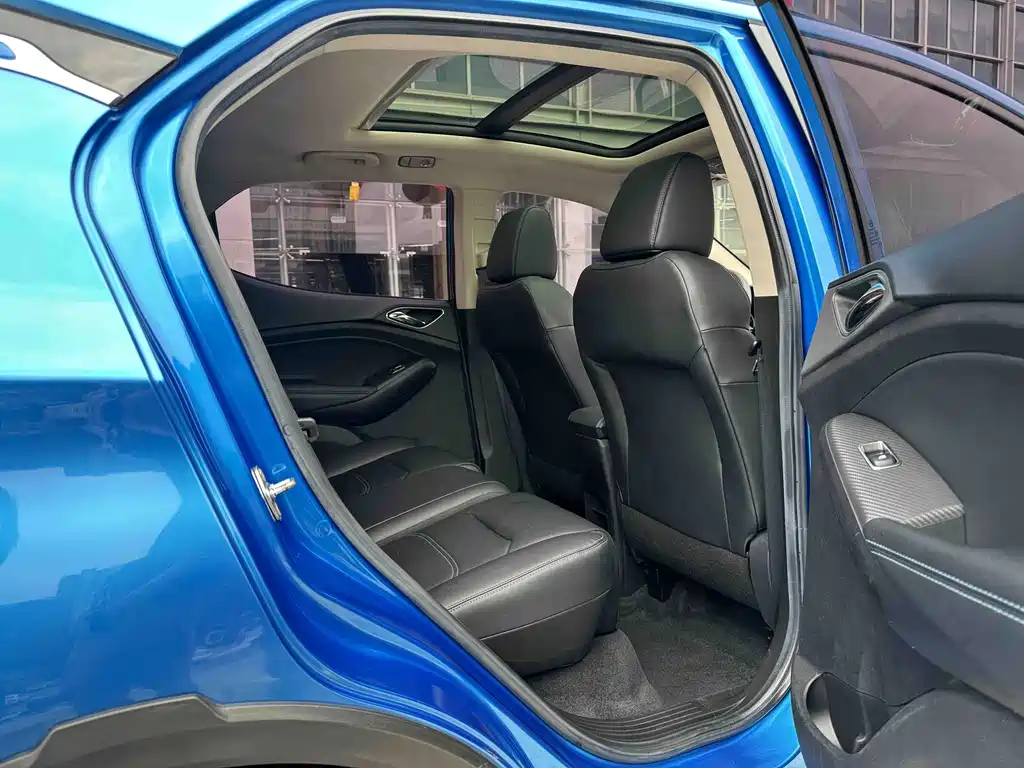 BYD Yuan EV — миниатюра 12