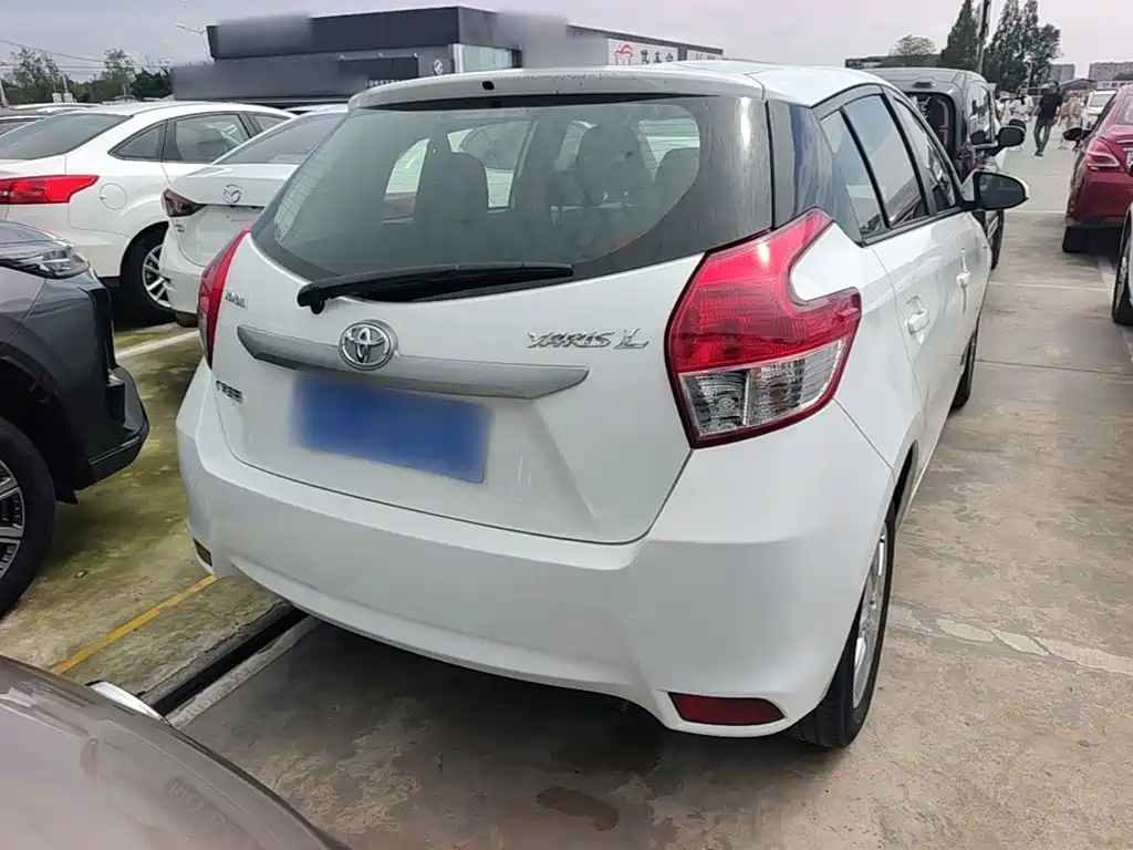 Toyota Yaris L — миниатюра 6