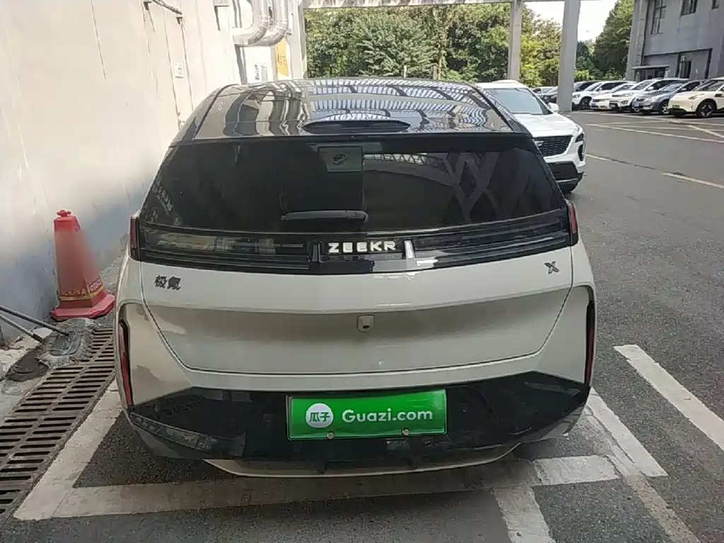 Zeekr X — миниатюра 6