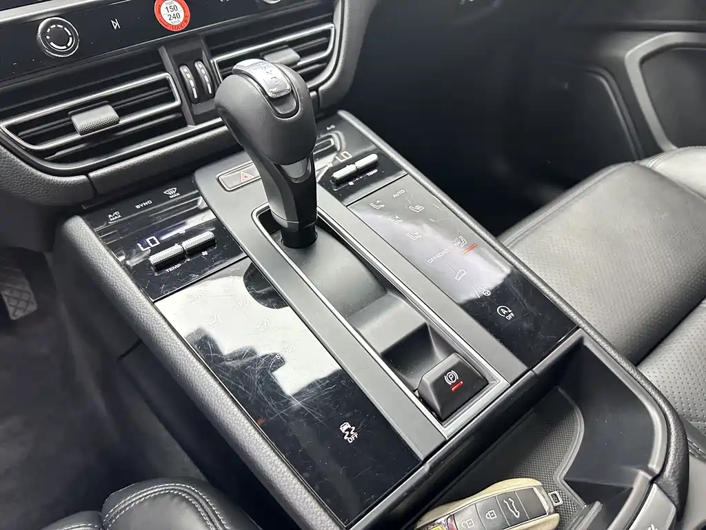 Porsche Macan — миниатюра 6