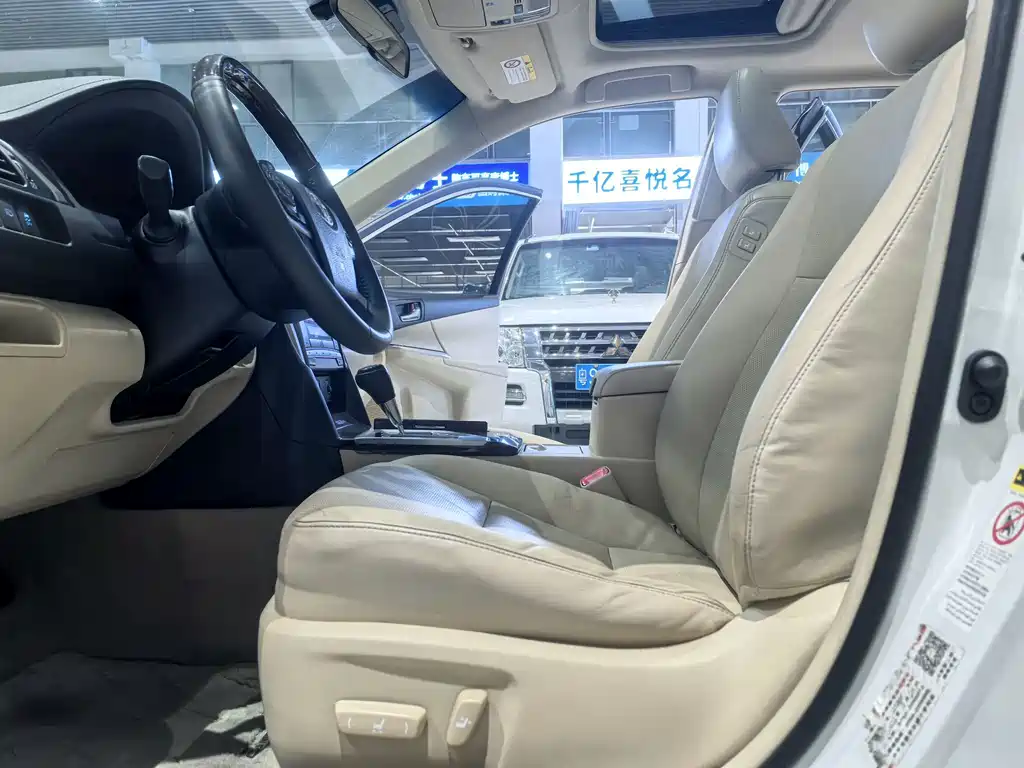 Toyota Camry — миниатюра 9