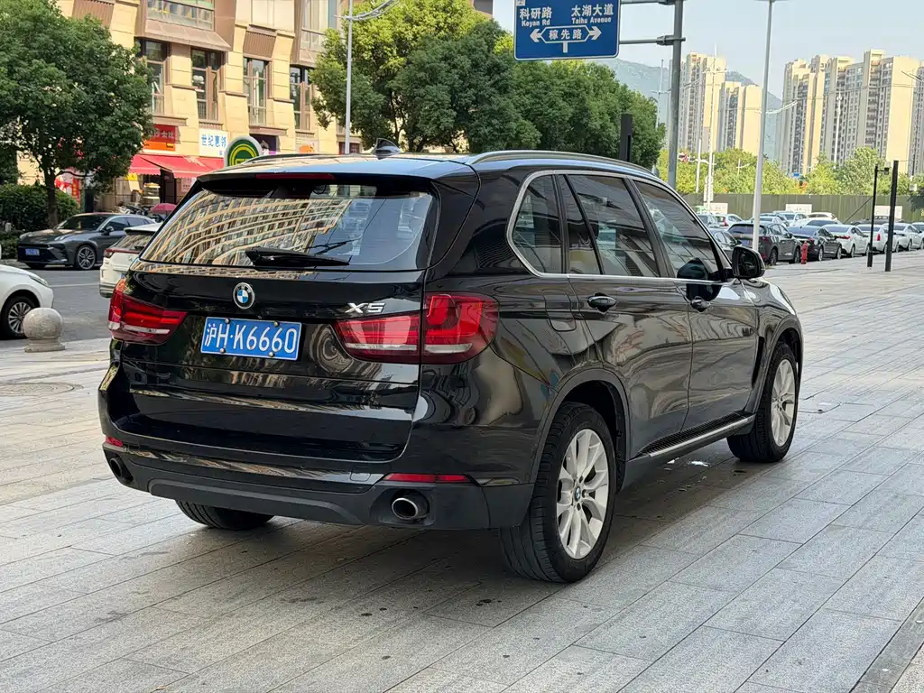 BMW X5 (Import) — миниатюра 10