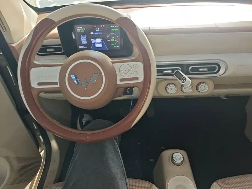 Wuling MINIEV — миниатюра 10