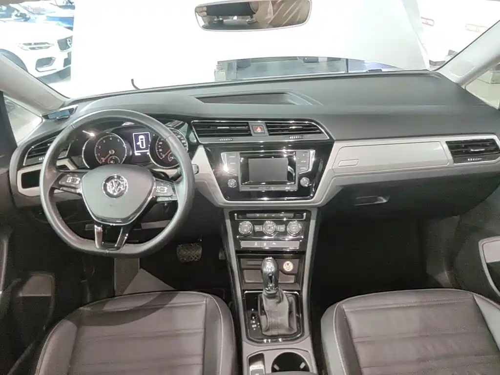 Volkswagen Touran — миниатюра 10