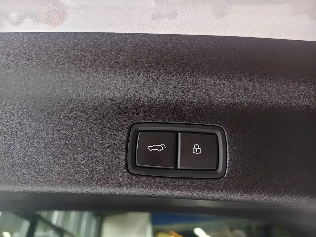 Li Auto Li L8 — миниатюра 12