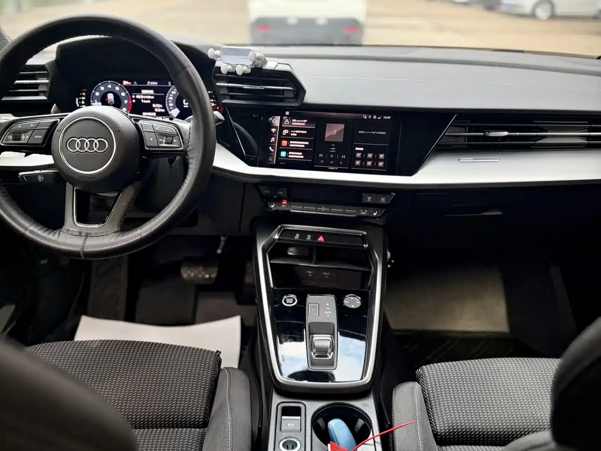 Audi A3 2023 Белый из Китая, фото 2