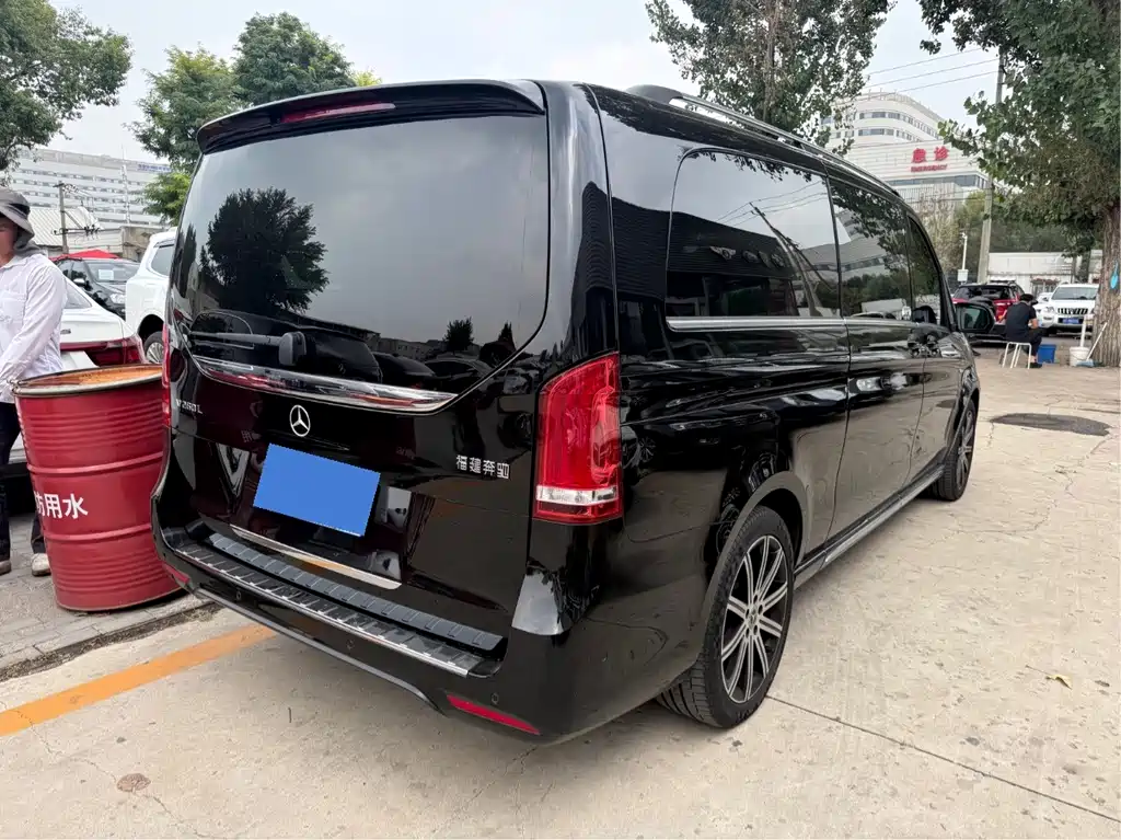 Mercedes-Benz V-Class — миниатюра 19