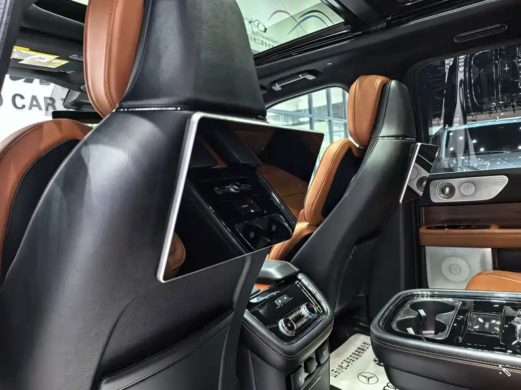 Lincoln Navigator — миниатюра 15