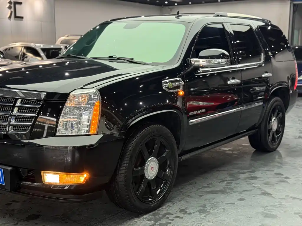 Cadillac Escalade — миниатюра 4