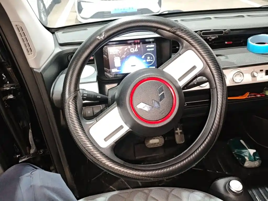 Wuling MINIEV — миниатюра 11