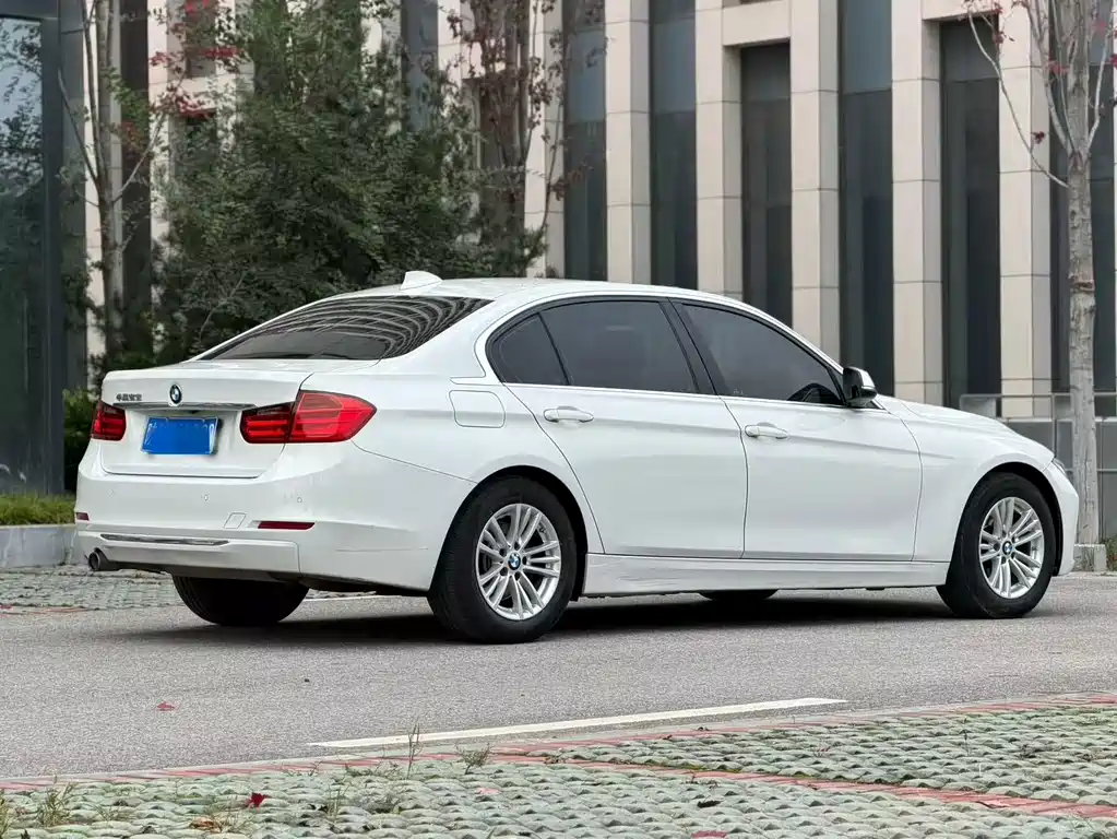 BMW 3 Series — миниатюра 6