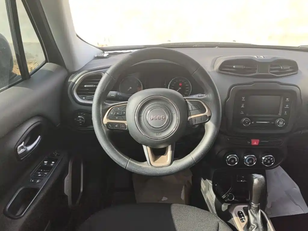 Jeep Renegade — миниатюра 15