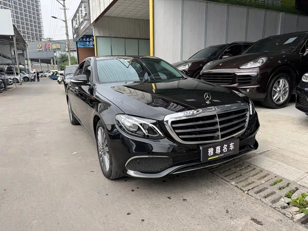Mercedes-Benz E-Class — миниатюра 13
