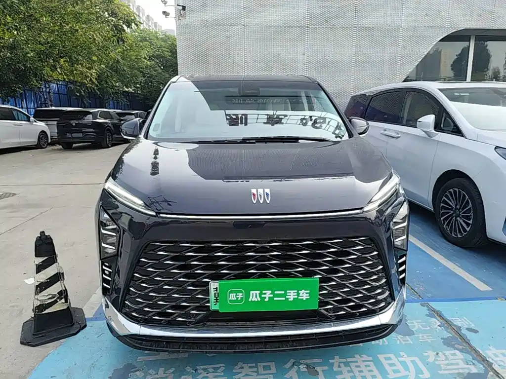 Buick GL8 Hybrid — миниатюра 3