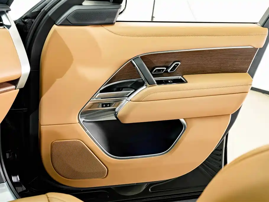 Land Rover Range Rover — миниатюра 16