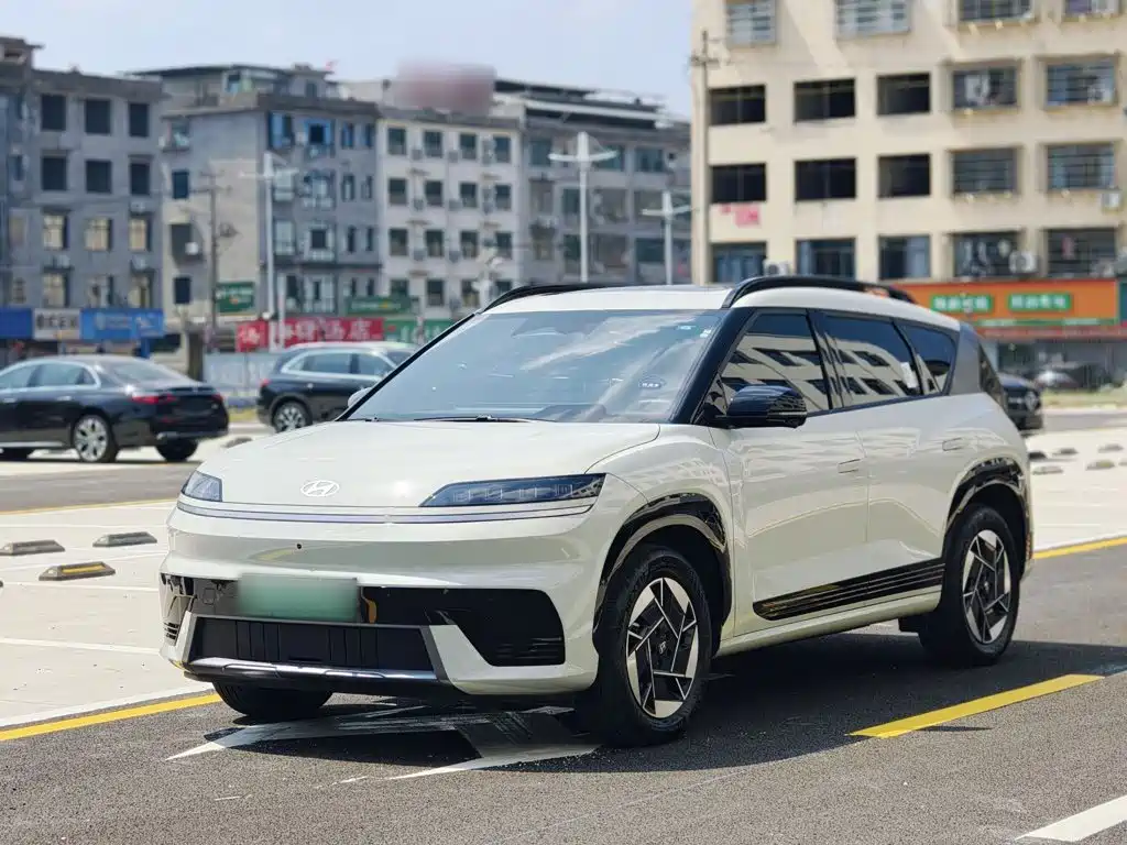 Hyundai EO