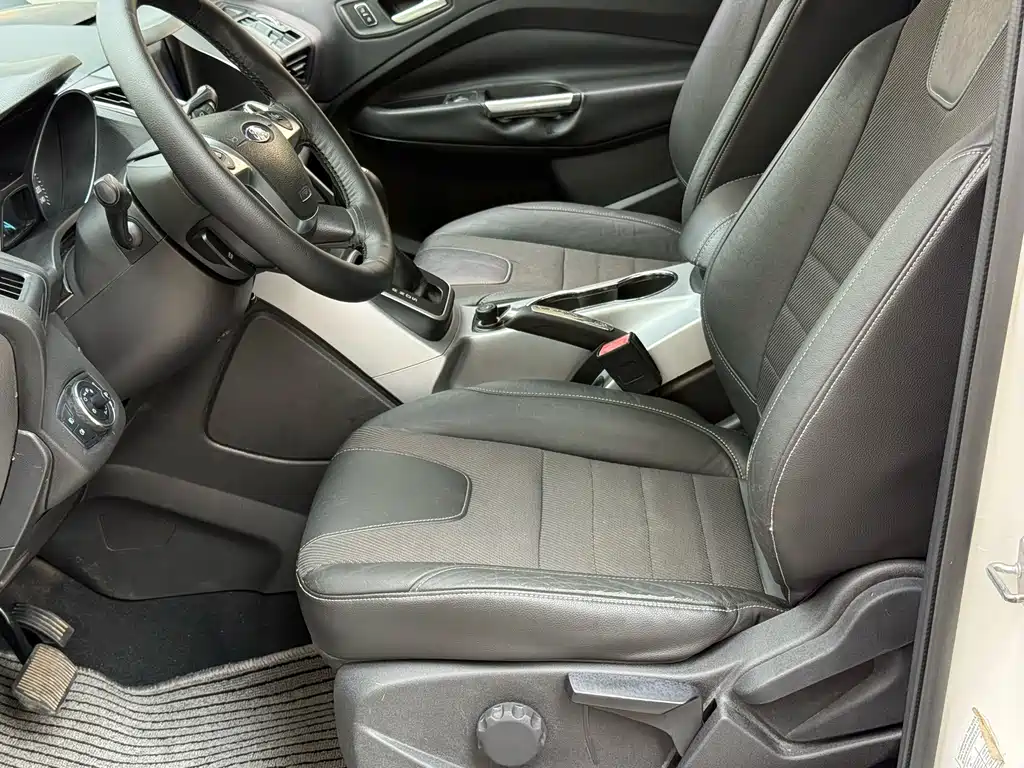 Ford Kuga — миниатюра 7