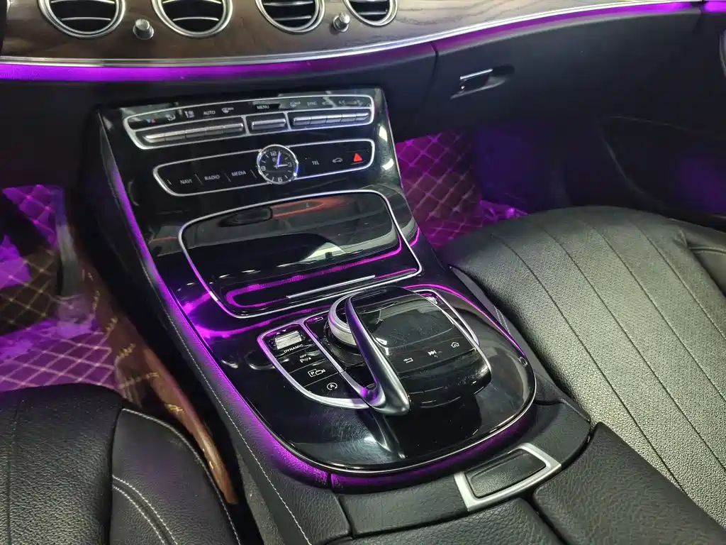 Mercedes-Benz E-Class — миниатюра 8