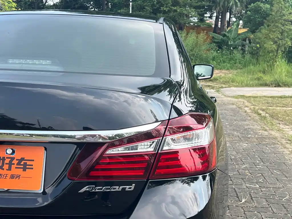 Honda Accord — миниатюра 18