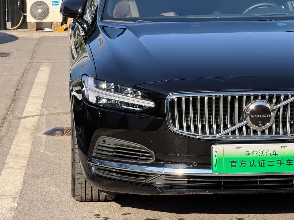 VOLVO S90 PLUG IN HYBRID