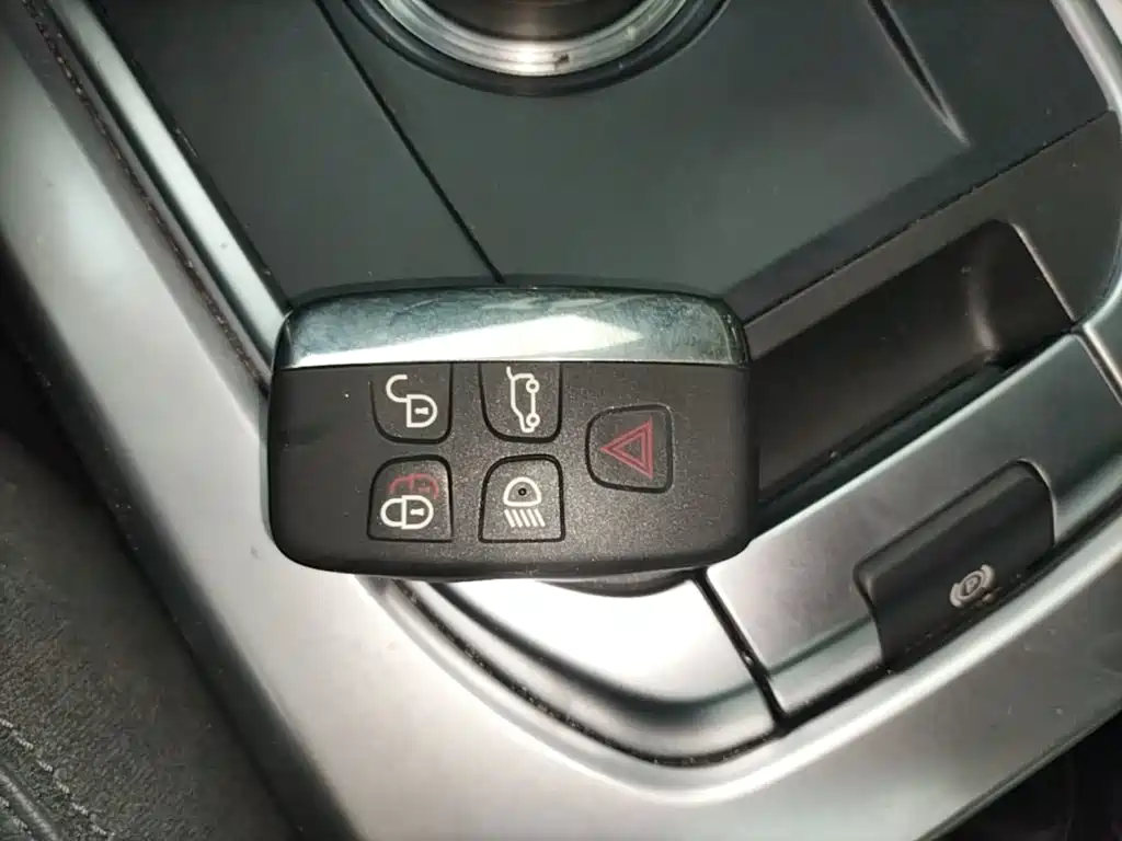 Land Rover Discovery Sport — миниатюра 9