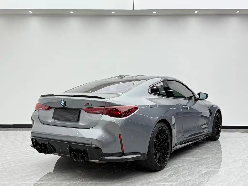 BMW M4 2024 M4
