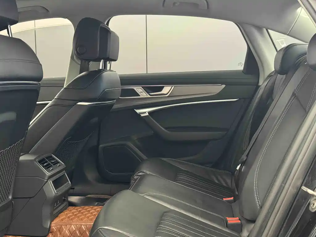 Audi A6L 2023 40 TFSI Luxury