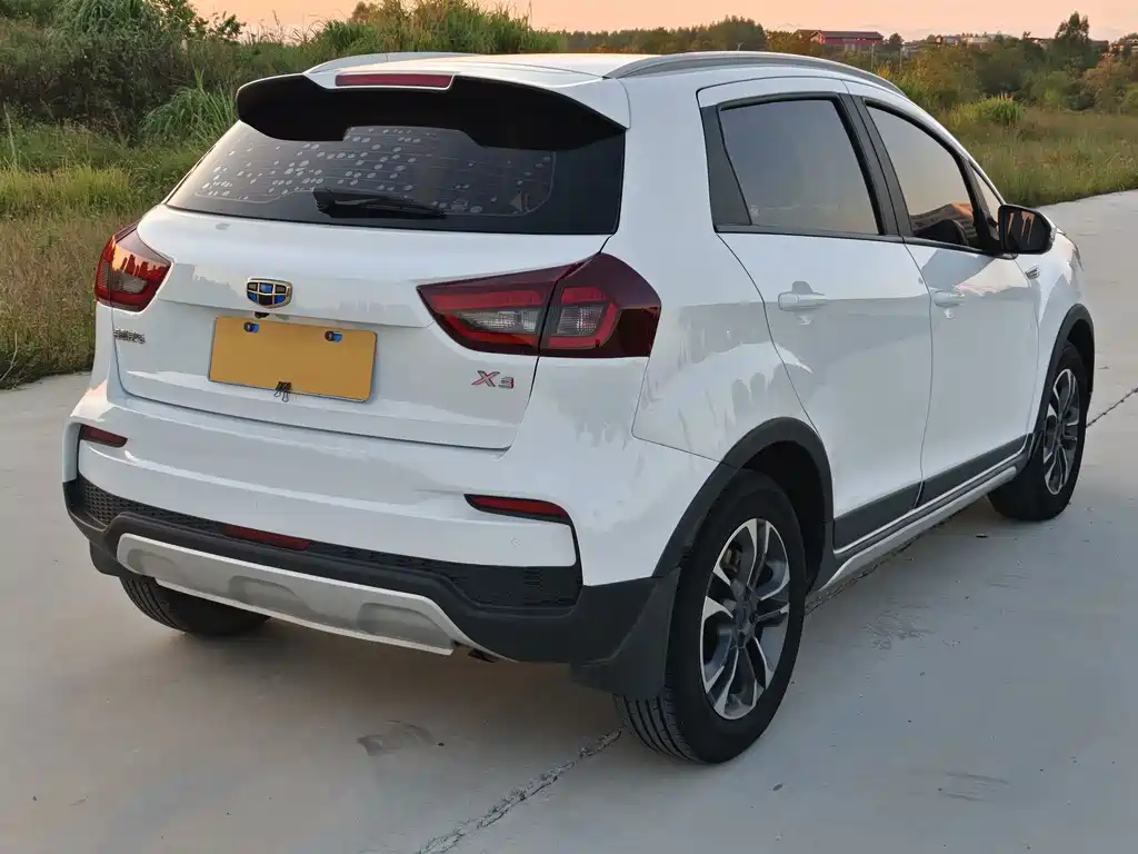 Geely Vision X3 — миниатюра 7
