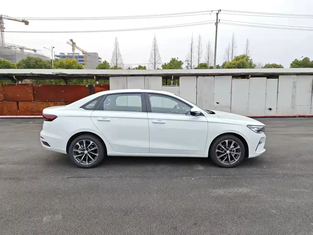 Geely Emgrand — миниатюра 3