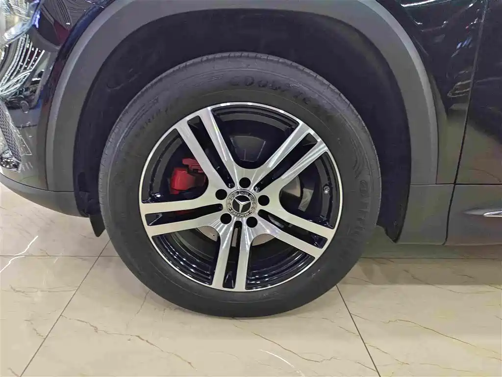 Mercedes-Benz GLB — миниатюра 10