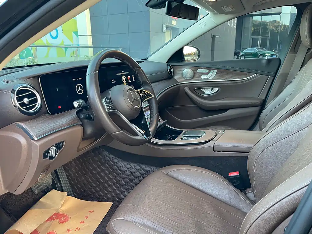 Mercedes-Benz E-Class — миниатюра 4
