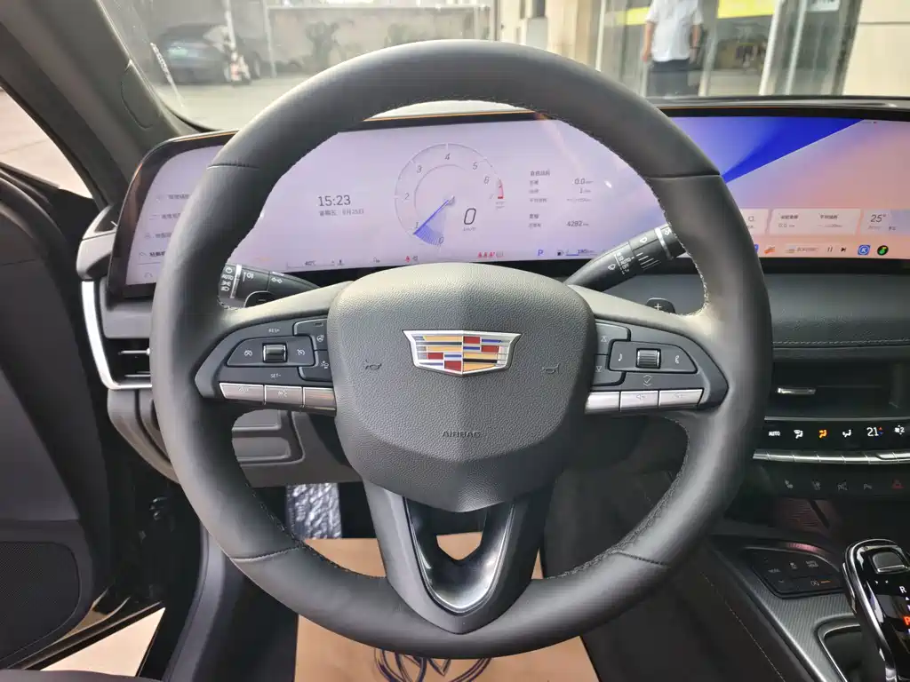 Cadillac CT5 — миниатюра 9