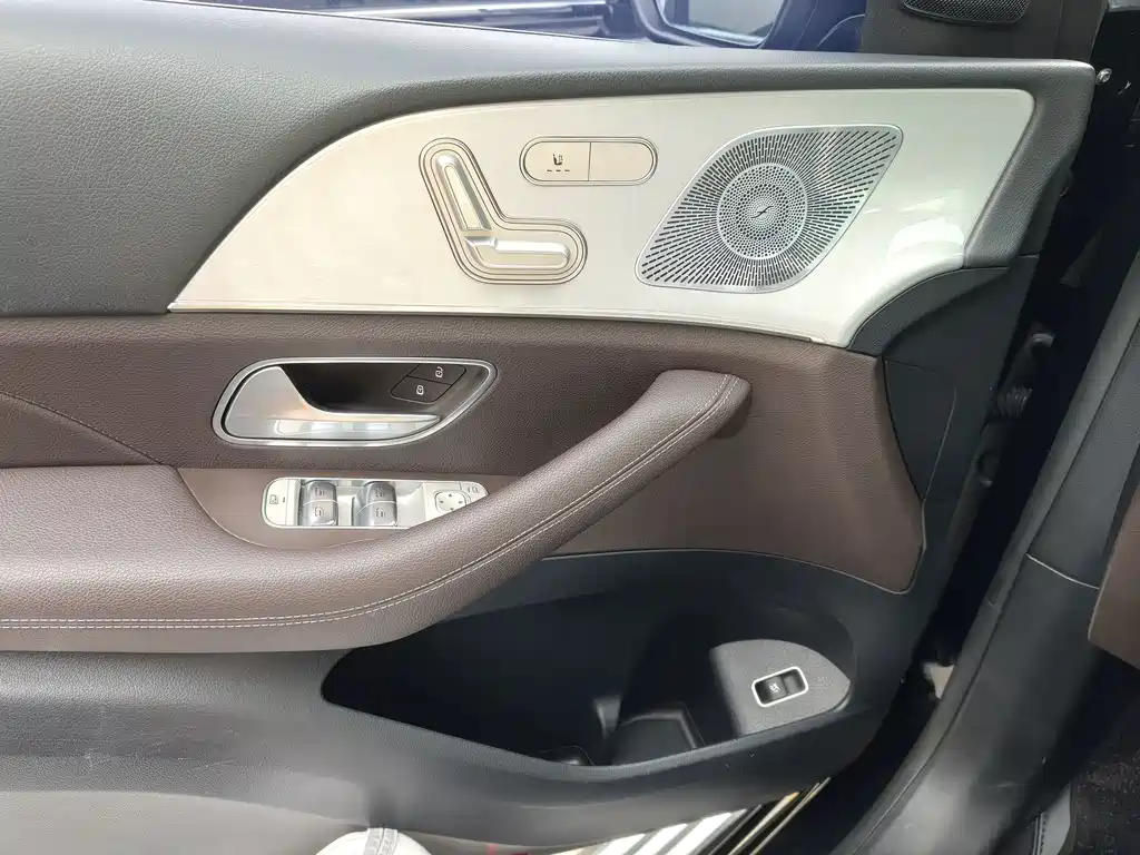 Mercedes-Benz GLE (Import) — миниатюра 10