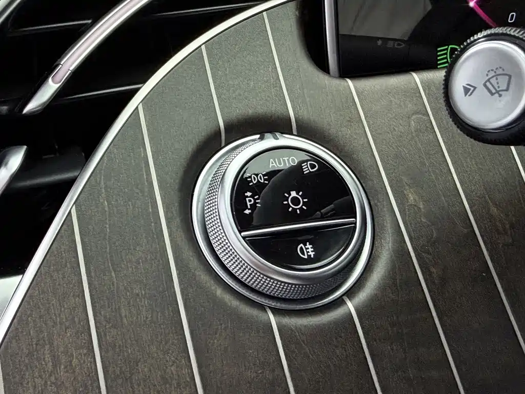 Mercedes-Benz E-Class — миниатюра 42