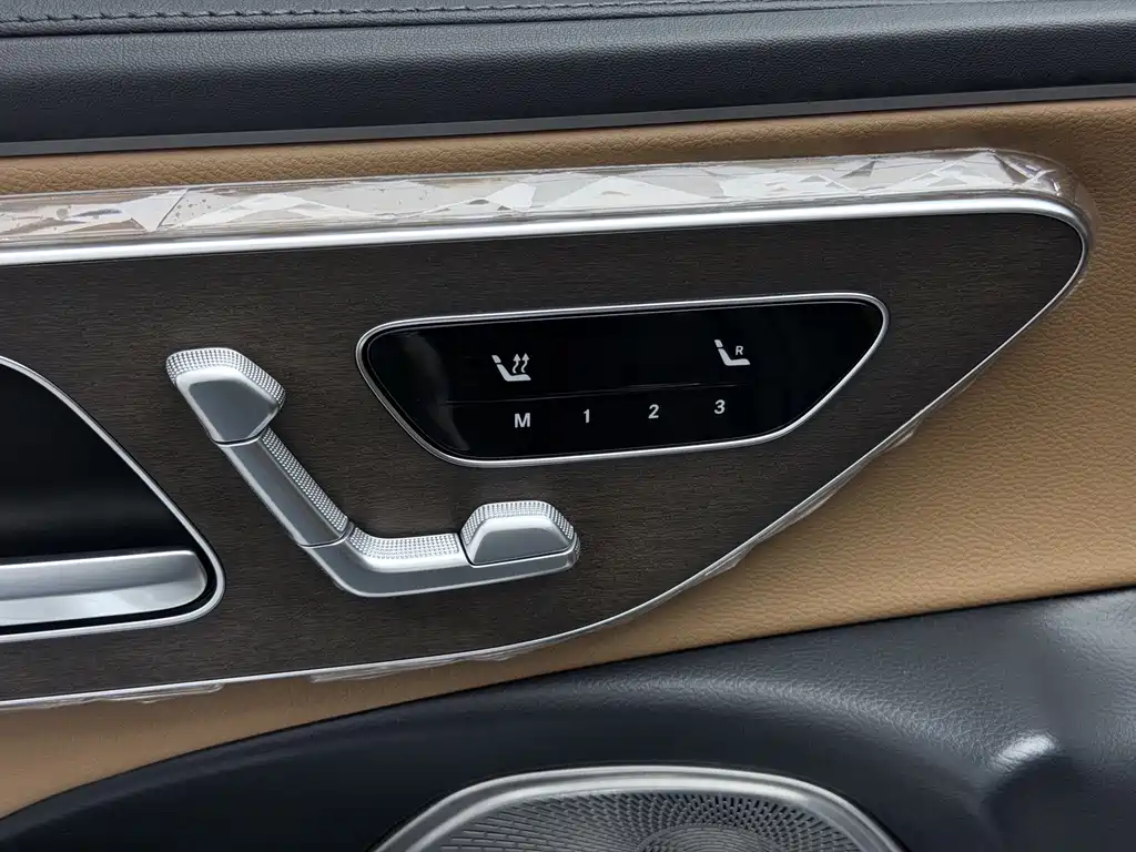 Mercedes-Benz E-Class — миниатюра 37