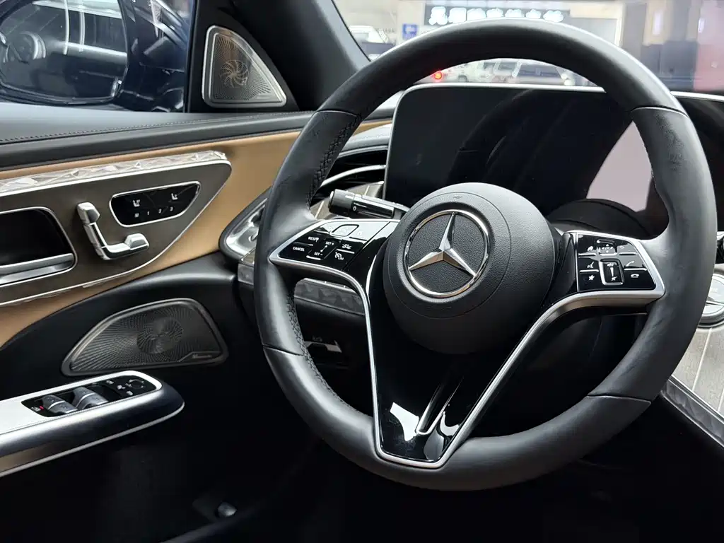 Mercedes-Benz E-Class — миниатюра 29
