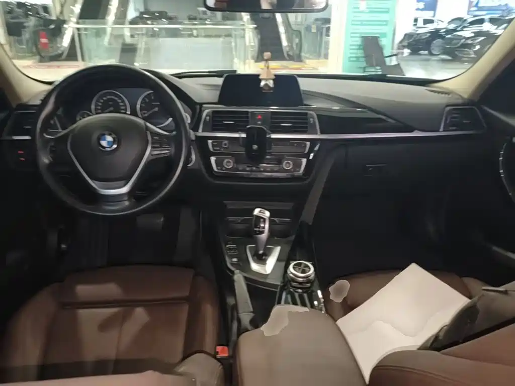BMW 3 Series — миниатюра 10