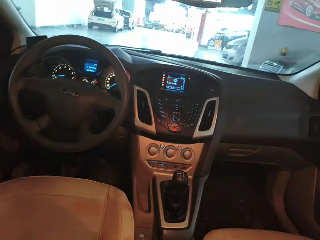 Ford Focus — миниатюра 11