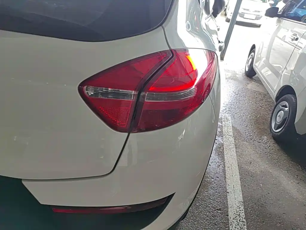 Geely Emgrand GS — миниатюра 8