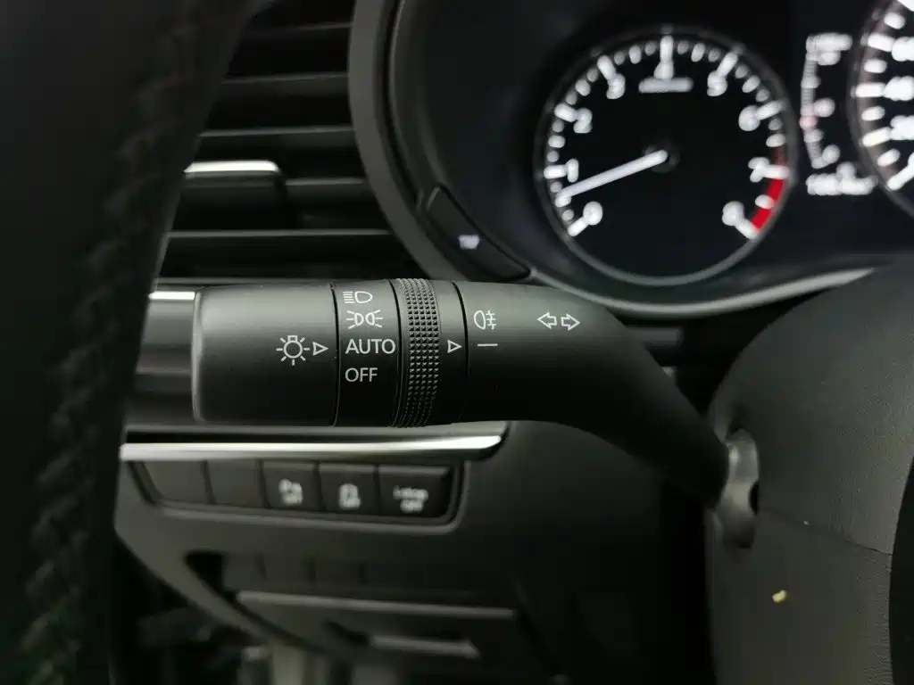 Mazda 3 Axela — миниатюра 21