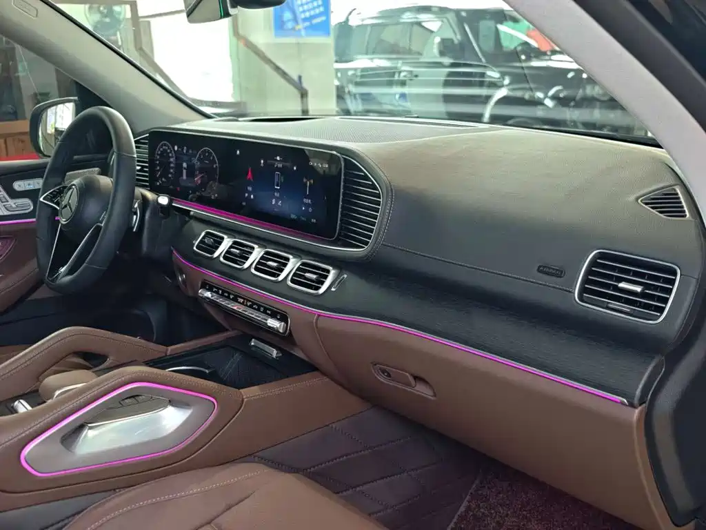 Mercedes-Benz GLE (Import) — миниатюра 19