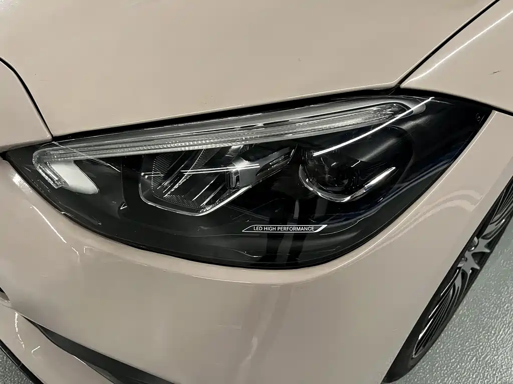 Mercedes-Benz C-Class — миниатюра 4