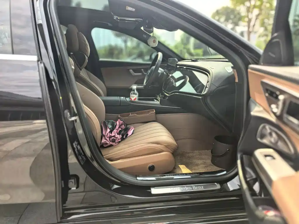 Mercedes-Benz E-Class — миниатюра 15