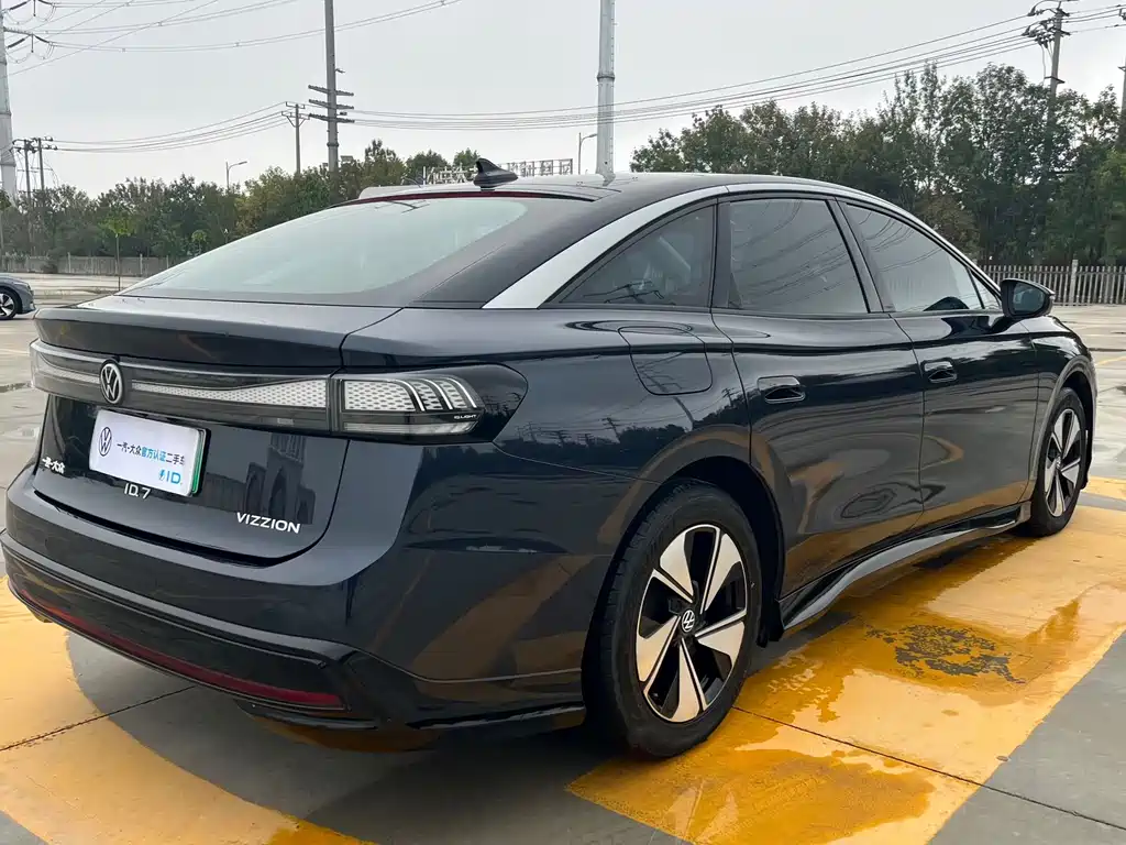 VOLKSWAGEN ID.7 VIZZION