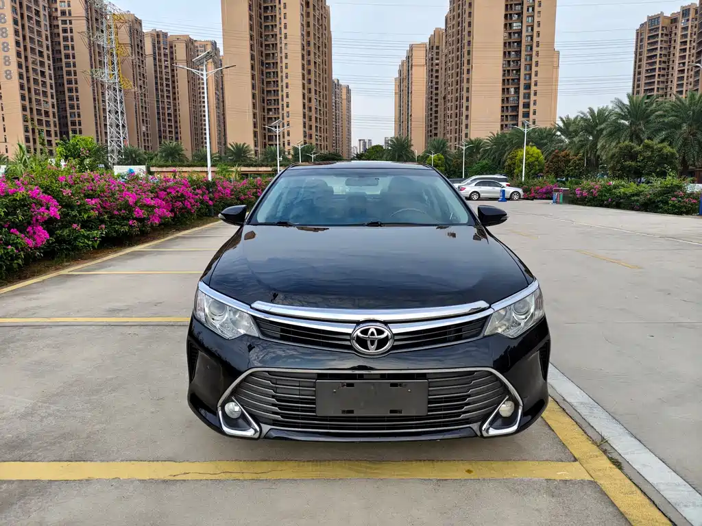 Toyota Camry — миниатюра 2